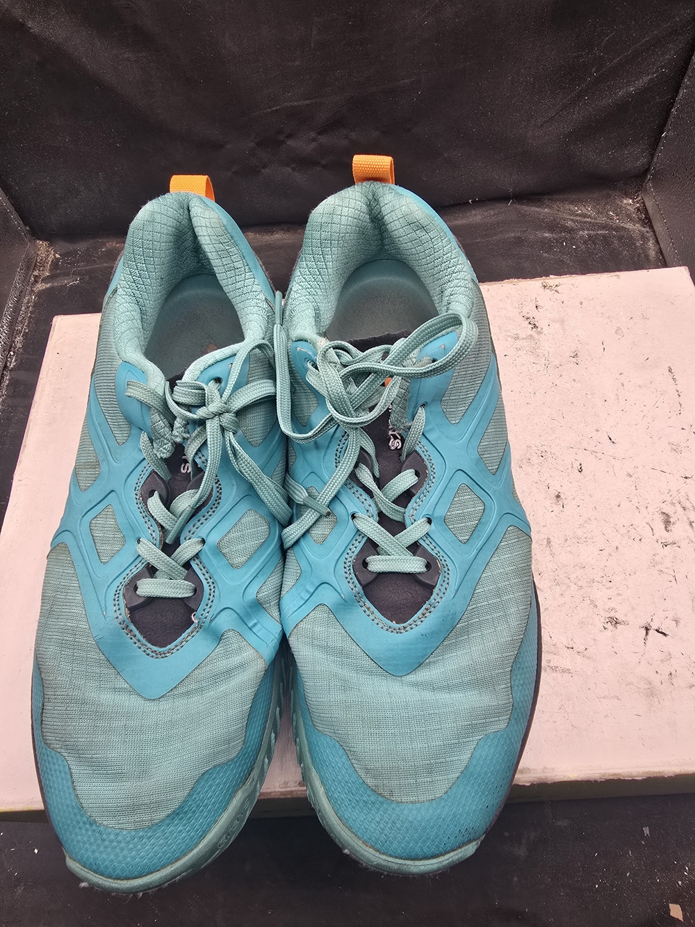 Women’s Teal Lightweight Sneakers with Orange Heel Tab‎